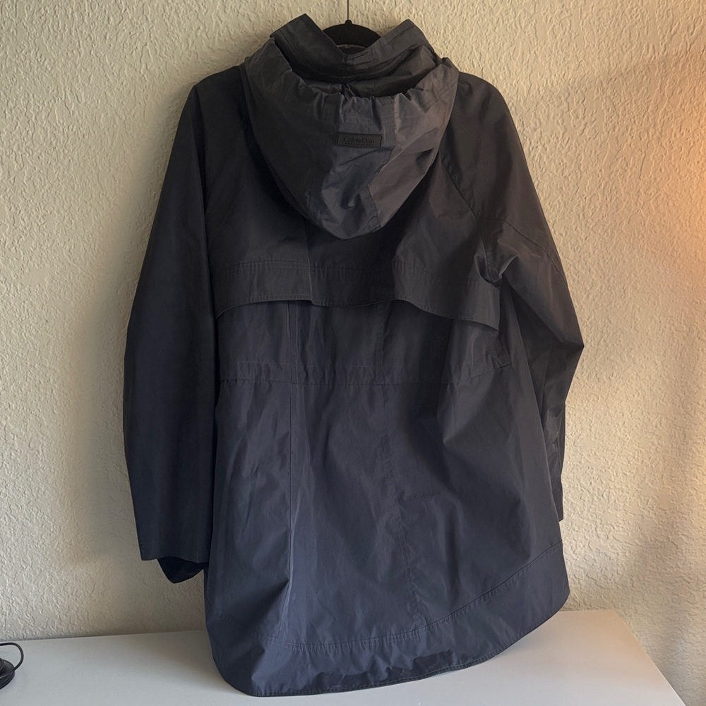 Calvin Klein Performance Packable Raincoat - Picture 4 of 16